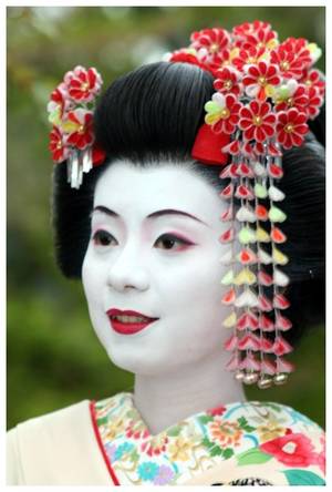 beautiful japanese geisha mai - A Tourist dressed up, also called a Henshin. Geisha Hair, Beautiful  Costumes, Japanese ...