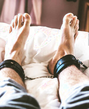 barefoot bound on bed - Barefoot Bound - Image 1814165 - ThisVid tube