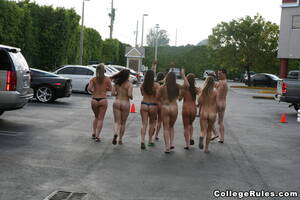 college outdoor teen - College freshmen students strip and run around naked in public - Pichunter