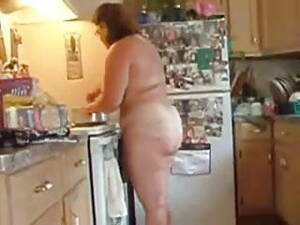 chubby nude cooking - BBW Naked in the Kitchen | xHamster