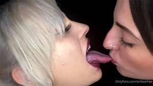Lesbian Love Tongue - Watch Arilove getting tongue sucked - Lesbian, Tongue Sucking, Blonde Porn  - SpankBang