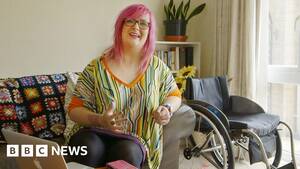 Leg Brace Porn Captions - Pretty Cripples' and the people turned on by disability - BBC News