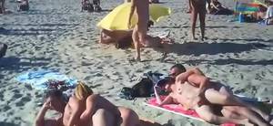 beach sex spy - Beach swinger couples at the beach doing sex and blowjobs