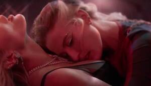 Bella Thorne Naked Lesbian - Mildly Thirsty Bella Thorne Wants A Girlfriend, Like Ideally Kristen  Stewart (Get In Line, Kiddo) | Autostraddle