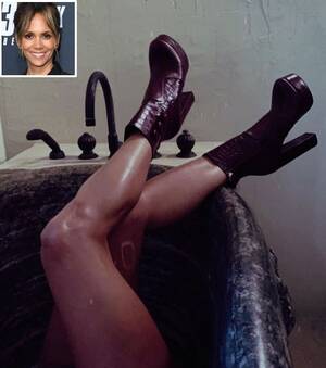 halle berry pregnant naked - Halle Berry Continues Sexy Snap Streak with Leggy Pic Laying in Bath