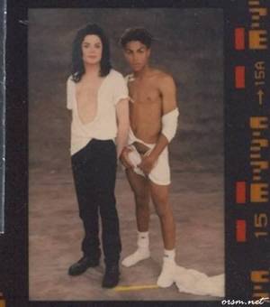 Michael Jackson Fake Porn - This Was The Photo That Initially Raised A Red Flag For The Prosecution --  But