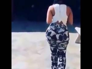 booty walk - When big booty walk