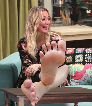 Kaley Cuoco Feet Porn - Big Bang Theory Penny feet by FeetPicsByHelen on DeviantArt