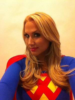 alanah rae supergirl - Alanah Rae in Supergirl costume