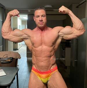 live model - Bodybuilder / Former Hungarian Gay Porn Star Fernando Nielsen Is Now Doing  Live Cam Show On Flirt4Free
