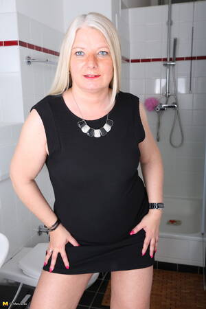 german housewife - Insane German housewife taking a shower â€“ British Houswife Porn