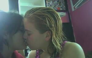 Amateur Lesbian Cam Xhamster - Amateur lesbian kissing in webcam | xHamster