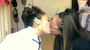 Asian Lesbian Women Kissing - Free Asian Lesbian Tounge Kissing(girl on Left can Kiss Porn Video HD