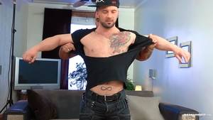 muscle dude amateur - Click here to download this full length amateur straight guy taking his  first cock video and hundreds more amateur gay porn videos at Maskurbate.