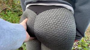 Ass Groping Porn - Public Park Bubble Butt Girl Groping - XVIDEOS.COM