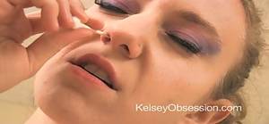Kelsey Obsession - Sneeze - Nude With Qtip