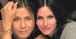 Jennifer Aniston Blowjob Sex - Jennifer Aniston And Courteney Cox's Friendship Is One For The Ages