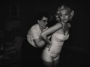 Jamie Lee Curtis Nude Blowjob - Marilyn Monroe portrayer Ana de Armas on Blonde, sex and nudity