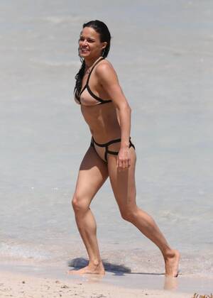 Michelle Rodriguez Porn - Michelle Rodriguez shows off beach body in nude bikini â€“ New York Daily News