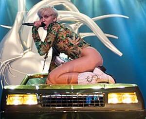 Miley Cyrus Nude Blowjob - Bangerz - Wikipedia