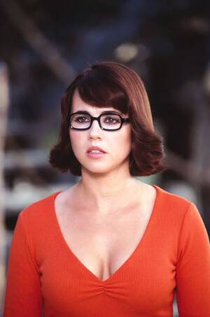 Linda Cardellini Lesbian Porn - Scooby-Doo star Linda Cardellini says it's 'great' Velma has come out as  lesbian - Daily Star