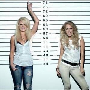 Carrie Underwood Interracial Fuck - Celebrity Buzz: Miranda Lambert, Carrie Underwood rock new video; Shia  LaBeouf popped