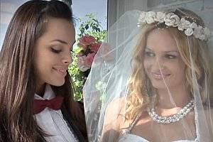 Hot Lesbian Wedding - Beautiful lesbian brides