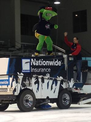 Cbj Porn - Stinger hanging out on top of the zamboni during our #CBJ #GangnamStyle  video shoot