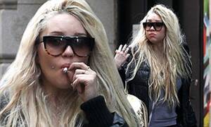 Amanda Bynes Smoking Meth Porn - Amanda Bynes smokes suspicious-looking cigarette... amid claims she was  evicted from gym after 'arriving in her underwear' | Daily Mail Online