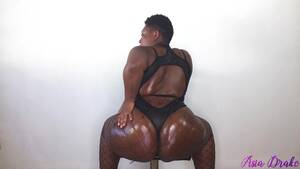 juicy ass ebony leather - Thick Ass In Leather and Fishnets - XNXX.COM