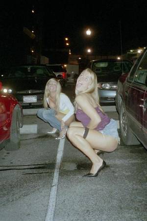 drunk teen pissing - drunk girls pissing