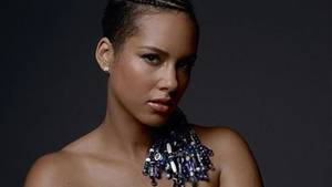 alicia keys pregnant and naked - Pregnant Alicia Keys Poses Completely Nude for Charity
