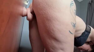 Anal Stretching Stretch Marks - Tattoo slut with stretch marks on her ass pulls her thong to the side to  fuck dildo against the wall - XNXX.COM
