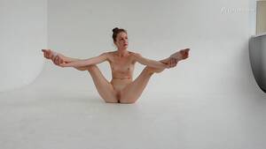 Flexible Brunette Porn - Dressed flexible brunette Alla Sinichka - XVIDEOS.COM