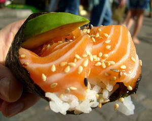 Extreme Food - salmon hand roll