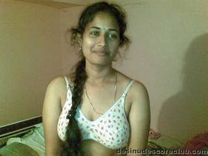 indian housewifes nude tite body - telugu indian wife boobs in tight bra