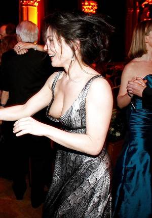 Celebrity Pussy Slip Public - More nip slips and pussy slips at http://pussyslip.tumblr.com