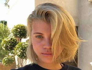 camera upskirt law boston - Justin Bieber and Selena Gomez Conspiracy Theories, Emily Rossum Upskirt,  Sofia Richie on a Mexican Beach and More