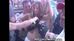naked club girls - Girls Naked In the Night Club - XVIDEOS.COM