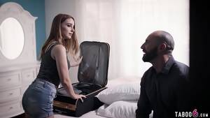 Nieces Sex Porn - Sleazy uncle deceives niece into having sex with him - XVIDEOS.COM