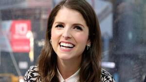 Anna Kendrick Porn Caption Image Fap - Anna Kendrick's hilarious caption for her latest photospread will make you  LOL - HelloGigglesHelloGiggles