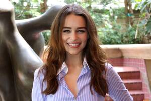Emilia Clarke Celebrity Porn - Literally a picture of Emilia Clarke. Give me your fucking upvotes and gold  or I'm starting a petition. : r/asoiafcirclejerk