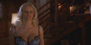 Anna Nicole Smith Animated Porn - Anna Nicole Smith sexy - Naked Gun 33 1-3 - 1994 (Dana Weyron, Evelyn Baum)  - Tnaflix.com