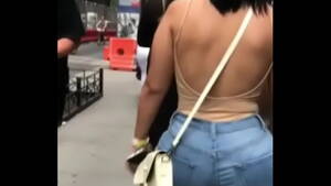 big ass walking in public - Huge ass walking - XVIDEOS.COM