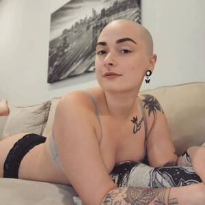 Alopecia Porn - Bald girl | Haircut, headshave and bald fetish blog