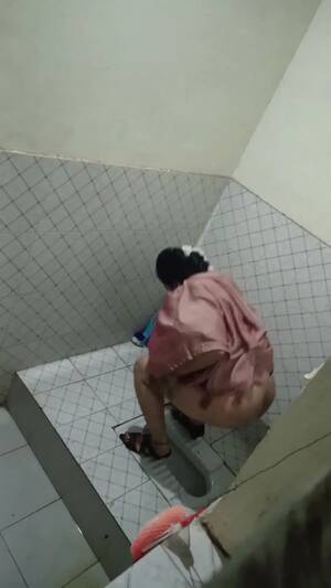 indian voyeur toilet spy cam - Hit list: Indian toilet spy 25 - ThisVid.com