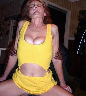 Ir Amateur Mature Porn - Amateur interracial mature porn: hot woman in yellow. - Amateur Interracial  Porn