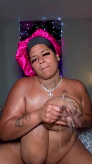 Ebony Bbw Tits - BBW Ebony Milking Her Huge Tits On Bed Video - ViralPornhub.com