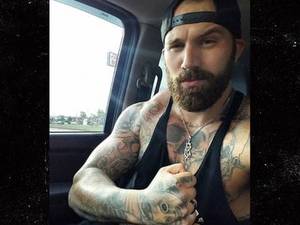 Gangn Short Tiny Girl Porn - 'Teen Mom 2' Star Adam Lind Wanted for Failure to Pay Child Support '