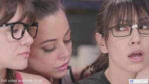 nerdy lesbian orgy - Sexy nerdy girls lesbian orgy - XVIDEOS.COM